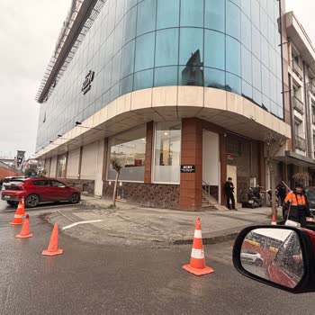 ALL Day Mağazası Önünde Doblo Araçla Servis Parkı Engellendi