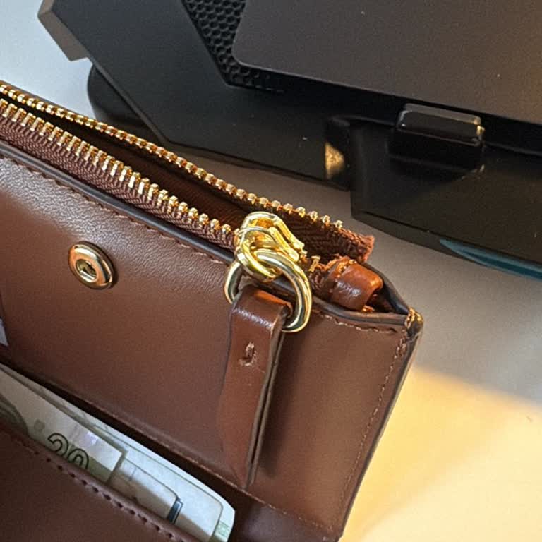 Mango Cüzdanında Tekrarlayan Fermuar Sorunu Ve İade Talebi