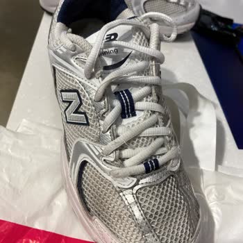 Kısa Sürede Çoklu Yırtılma Gösteren New Balance Spor Ayakkabının Ücret İadesi Talebi