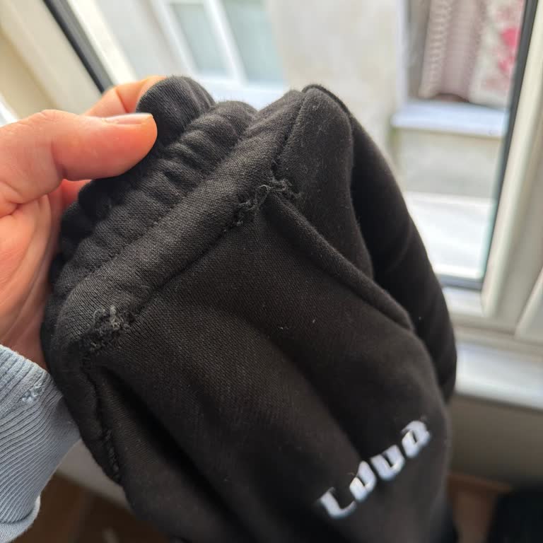 Eşofman Dikiş Ve Sökülme Sorunu, Müşteri Hizmetine Ulaşılamıyor