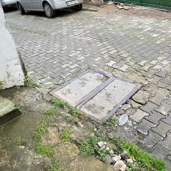 Sakarya'daki Sallanan Kanalizasyon Kapağı: Gürültü Ve Güvenlik Sorunu