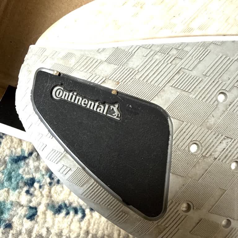 Adidas'tan Bilgilendirme Olmadan Sipariş İptali Ve Kullanılmış Ürün Teslimatı