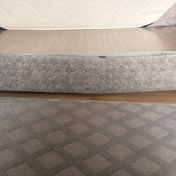 Bambi Mağazasında Başlık Sallanıyor, Bazalar Paslı Ve Ayrılıyor Çözüm Talep Ediliyor