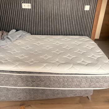 Bambi Mağazasında Başlık Sallanıyor, Bazalar Paslı Ve Ayrılıyor Çözüm Talep Ediliyor