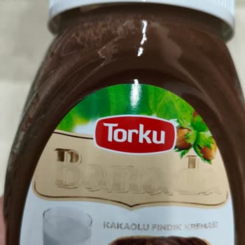 Torku Banada Kakaolu Fındık Kreması Kavanozda Parça Parça Yapıştı Ve Bozulmuş Görünüyor