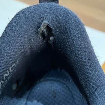 Skechers Hillcrest 2.0 Ayakkabısında Erken Yırtılma Ve Reddedilen İade Talebi