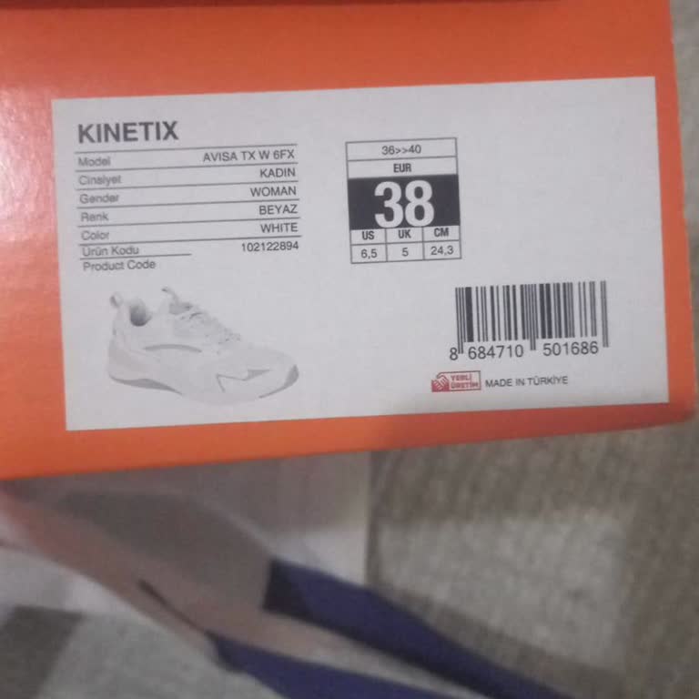 FLO Ayakkabısında 15 Günlük Kullanım Sonrası Taban Çökmesi Ve Üst Yırtılması