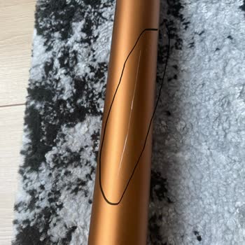 Dyson Süpürgenin Ana Gövdesi Renk Değişikliği Ve Servisin Oluşturduğu Çizikler Hakkında Çözüm Talebi