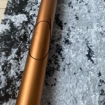 Dyson Süpürgenin Ana Gövdesi Renk Değişikliği Ve Servisin Oluşturduğu Çizikler Hakkında Çözüm Talebi