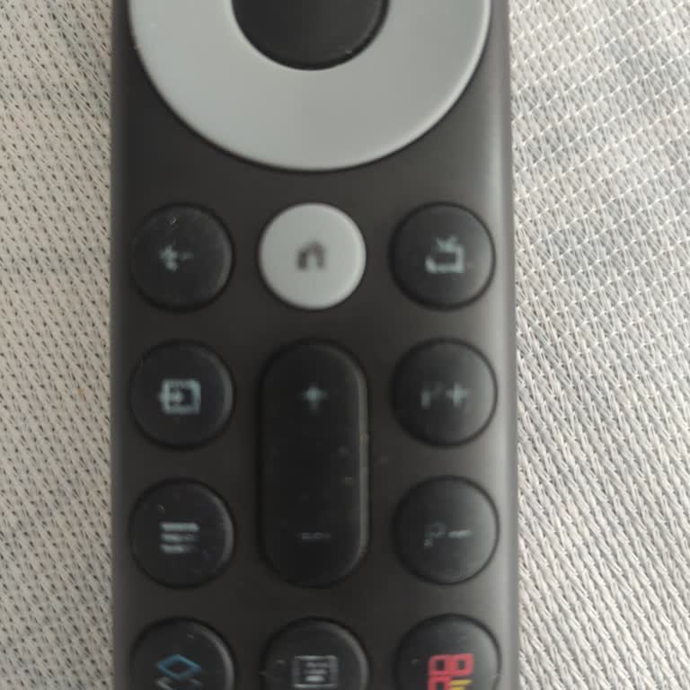 Kumanda Tuş Yazıları 1 Ayda Siliniyor Üretim Hatası Olarak Garanti Talep Ediyorum