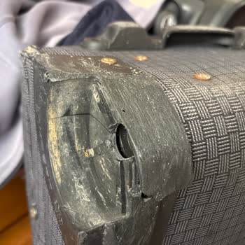 Ajet'te Sert Personel, Kayıp Ve Hasarlı Bavul, 1,5 Saat Bekleme