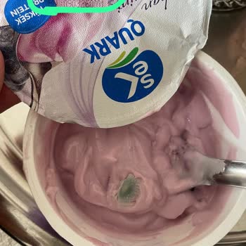 A101 Şubesindeki Son Tarihi Geçmemiş Yaban Mersinli Yoğurdun Küflenmesi