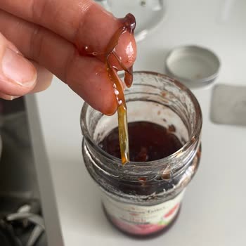 Cam Kavanoz Çilek Reçelinde Yabancı Madde Çıktı