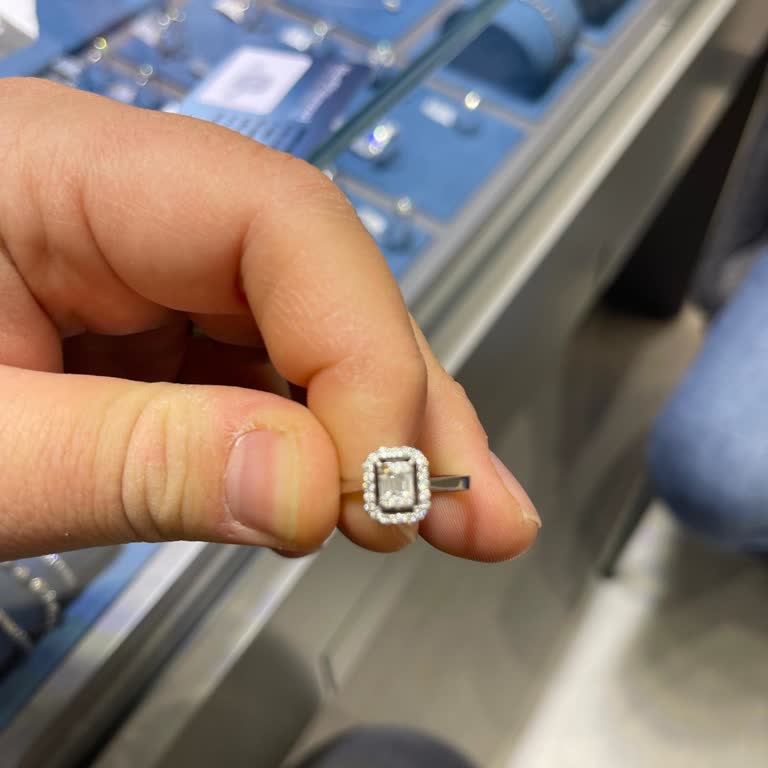 Garanti Baget Pırlanta Yüzükte Taş Düşmesi Ve Lekeli Tamir Sonrası Değişim Talebi