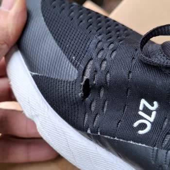 Nike Ayakkabısındaki Topuk Açılma Ve Yan Yırtılma Sorunu İade Talebi