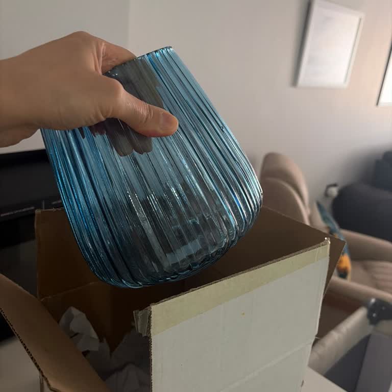 Sipariş Edilen Antrasit Vazo Yerine Mavi Vazo Gönderildi