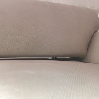 Berta 3’lü Yataklı Koltukta Kumaş Yırtığı Ve Sırt Boşluğu İçin Değişim Talebi