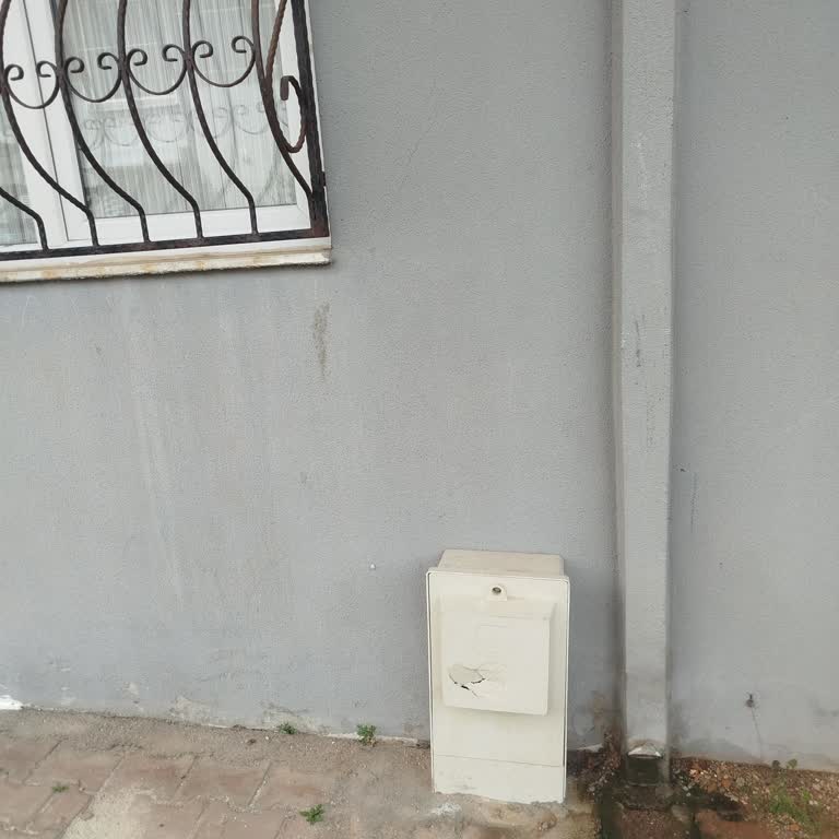 Çocuk Odasının Penceresinin Altına Takılan Doğalgaz Kutusu Güvenlik Endişesi Yaratıyor