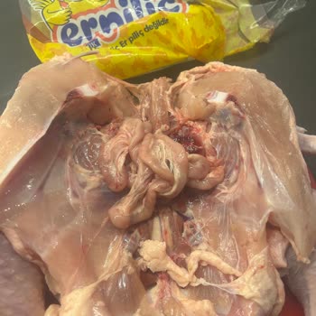 Er Piliç Tavuk Paketi İçinde Bağırsak Çıktı, Hijyen Ve Kontrol Sorunu