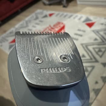 Açılmış Ve Çizikli Philips Tıraş Makinesi İçin Değişim Talebi