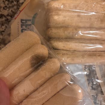 Küflü Kedi Dili Ürünü Satışı: Kim Market Ve Pesotti Hakkında Şikayet