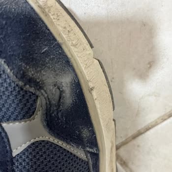 Kalite Sorunu: FLO’dan Aldığım Spor Ayakkabının 2 Ayda Yırtılması Ve Hızlı Değişim Talebi