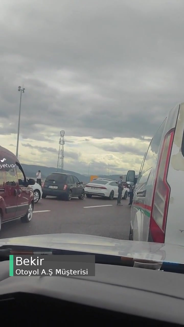 Otoyol A. Ş Yol Çalışması Şerit Kapatma Sorunu! videonun kapak resmi