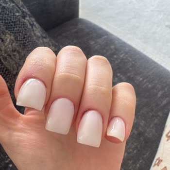 Uzun Süreli İşlem Ve Uzman Değişikliği Sonucu Tırnaklarda Ağrı Ve Kanama