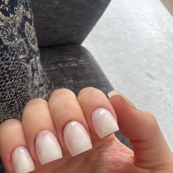 Uzun Süreli İşlem Ve Uzman Değişikliği Sonucu Tırnaklarda Ağrı Ve Kanama