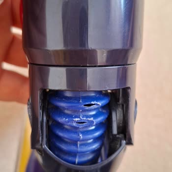Dyson Gen5 Parke Başlığındaki Yırtılma Garanti Dışı Bırakıldı