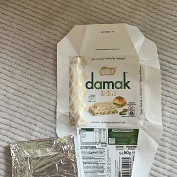 Ambalaj Hatası: Nestle Baklava Çikolatasının İç Folyosu Açık
