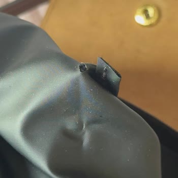 Kısa Sürede Yırtılan Longchamp Çanta İçin Tam Değişim Talebi