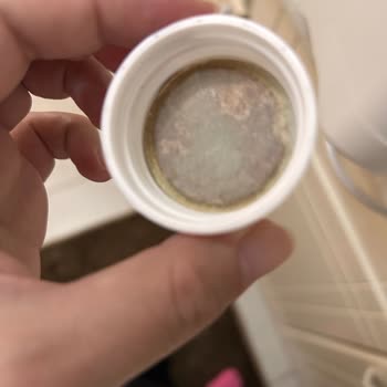 Küflü Kapağındaki Bebek Deterjanı Sağlık Korkusuna Yol Açtı