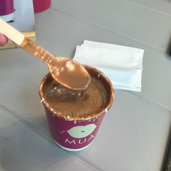 Mua Şubesinde Soğuk Ve Kıvamı Bozuk Sıcak Çikolata, İlgisiz Personel Ve İade Talebi