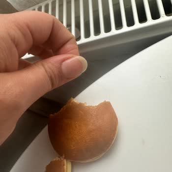 Eti Çilekli Süt Burger Ürününde Saç Bulunması