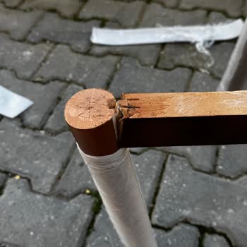 Ella Mobilya’da Kırık Sandalyeler Ve Yanlış Renk Masa Ayakları İçin Cevapsız Değişim