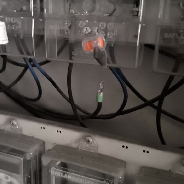 Eşyalarımızı Mahveden 30 Saatlik Elektrik Kesintisi