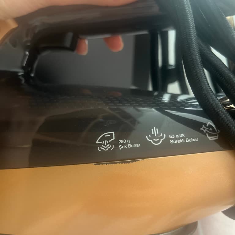 Arçelik Ütüde Çizikler, Servis Yetkilisinin Kaba Davranışı