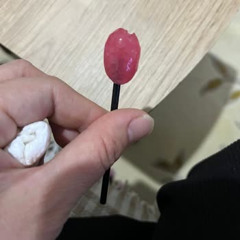 Rocco Şeker Çubuğunda Keskin Kırık Parça Çocuğun Diline Zarar Verdi