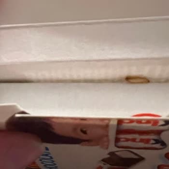 Migros’ta Kinder Yarım Metre Ürünün Kurtlu Çıkması Ve Sağlık Riski