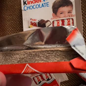 Migros’ta Kinder Yarım Metre Ürünün Kurtlu Çıkması Ve Sağlık Riski