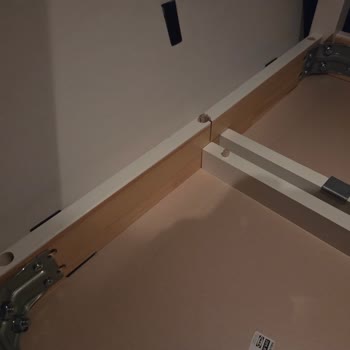 Garanti Kapsamındaki Katlanır Yemek Masası Çatlayan Destek Tahtası Reddi