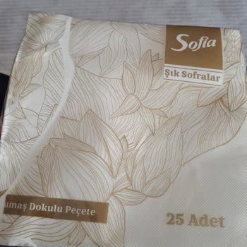 Desenli Görünen Pakette Düz Beyaz Peçeteler Yanıltıcı Ambalaj