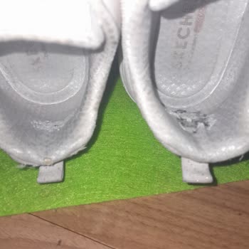 Skechers Ayakkabısının İç Tabanı 5 Ayda Yırtıldı, İnceleme Reddi Ve Değişim İle Ücret İadesi Talebi