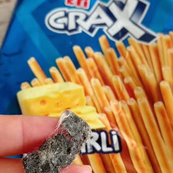 Eti Çubuk Krakerde Yabancı Cisim Ve Kıl Bulundu