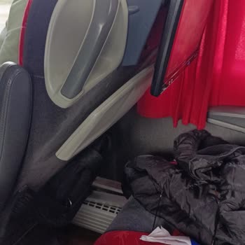 Dar Koltuk Aralıkları Ve Bozuk Koltukla İlk Ve Son Seyahat