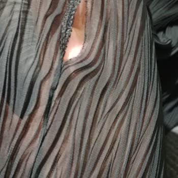 Yırtık Ve Etiketsiz Elbise, Yanlış Kemer Ve İlgisiz İletişim