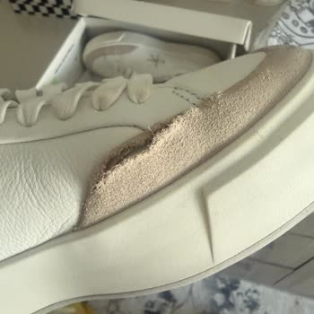 Kısa Kullanımda Dikiş Yırtılan Calvin Klein Ayakkabı İçin Değişim Ve İade Talebi