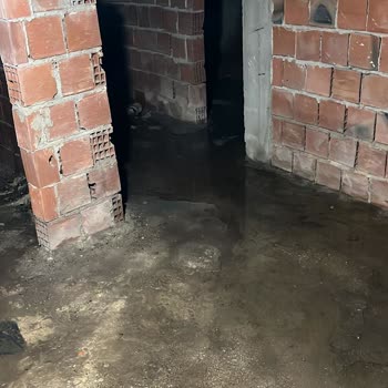 Nazilli Turan Mahallesi'nde Kanalizasyon Birikmesi Ve Parsel Bacası Eksikliği