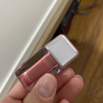 Allığın Rengi Kısa Sürede Değişti, Kalite Şüphesi Ve Ürün Değişimi Talebi